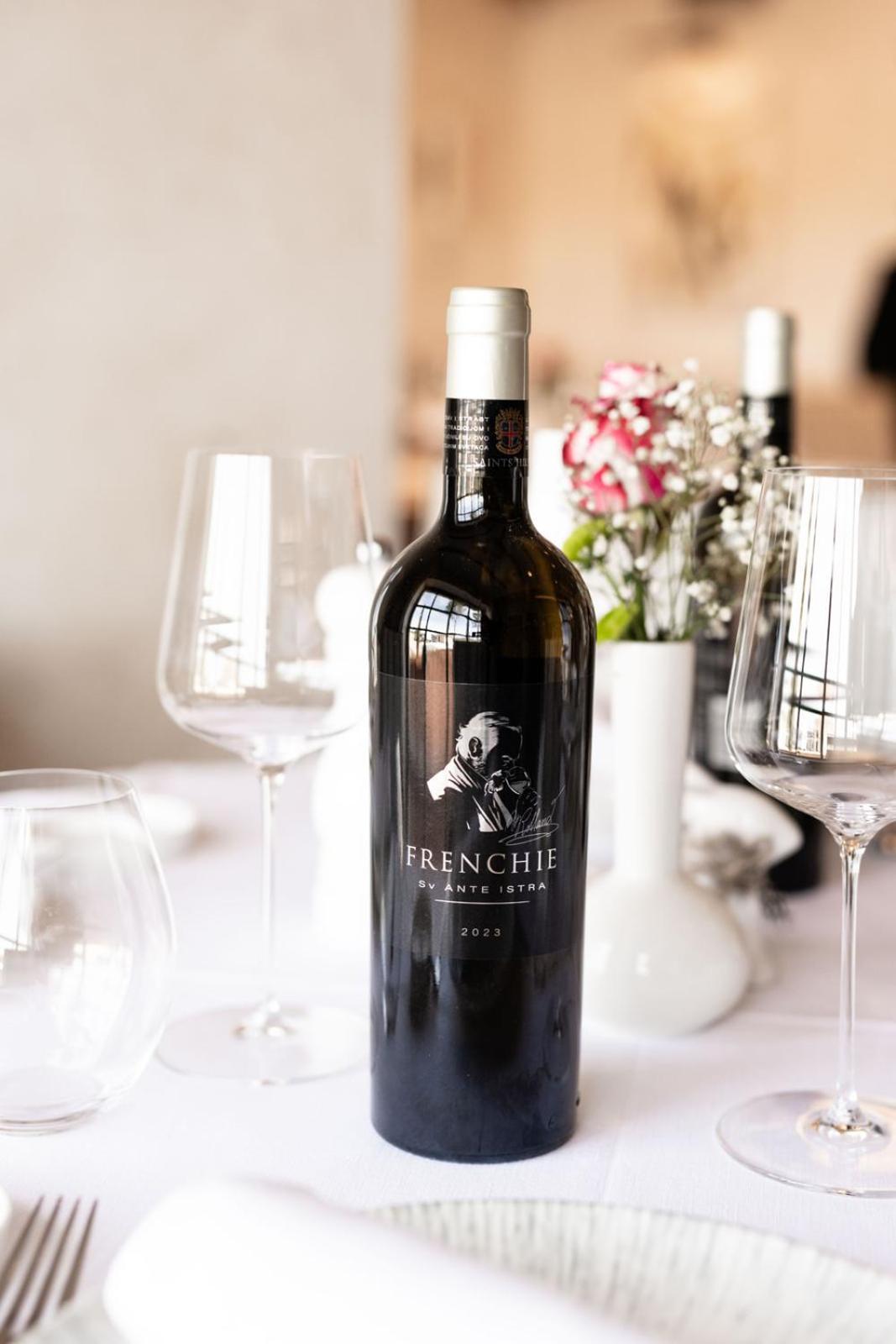 Saints Hills Cantina Višnjan Eksteriør billede